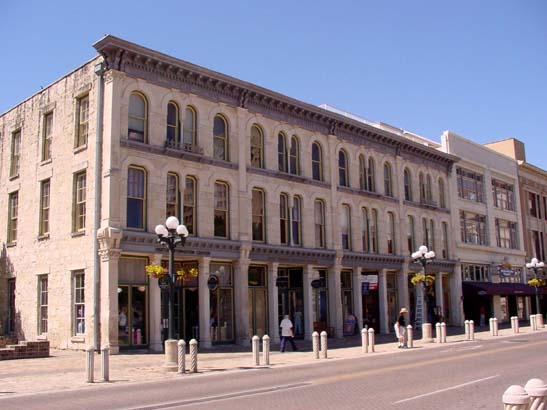 Saldana Architects